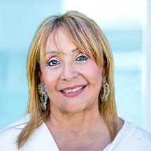 Dr. Mitzi Velasco De Arias