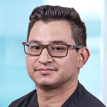 Dr. Robertino Valdes