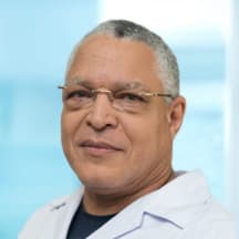 Dr. Oscar Bulgim