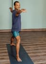 Edwin Davis — Instructor De Yoga