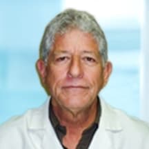 Dr. Ernesto Benalcazar