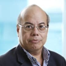 Dr. Néstor Vega Yuil