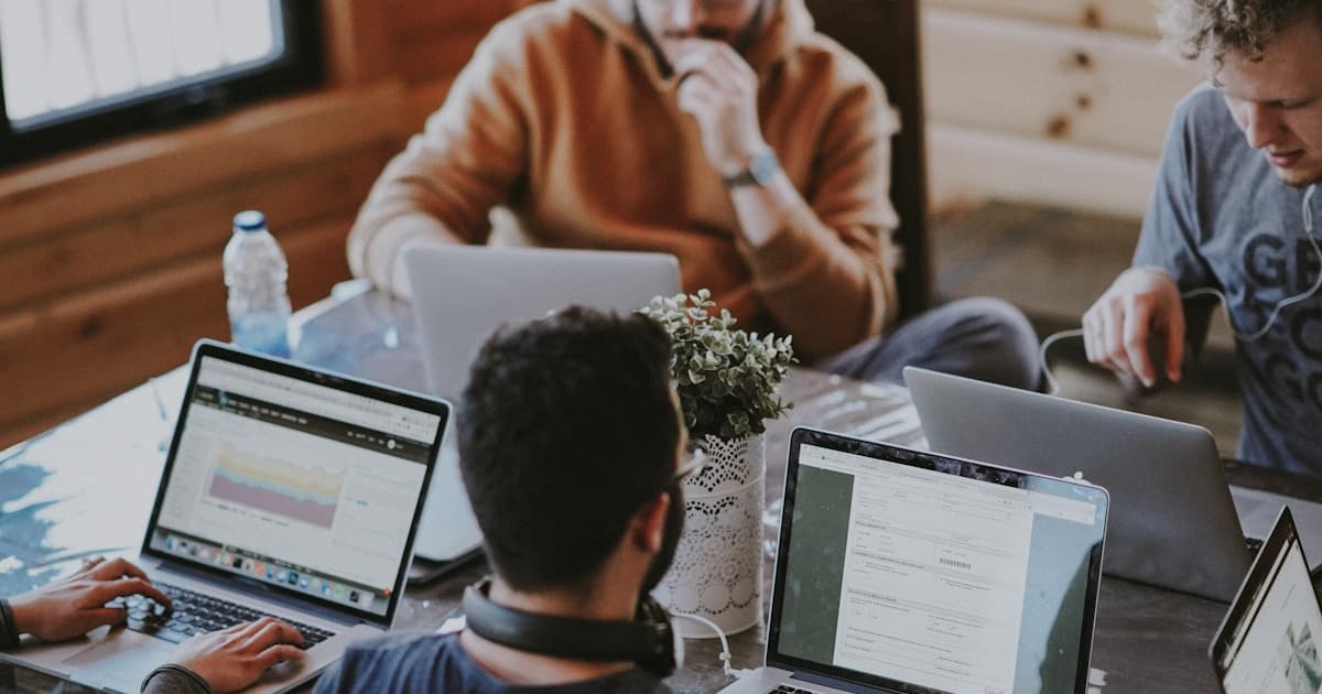 Cómo Encontrar Profesionales Confiables en Panamá: Guía Práctica 2026